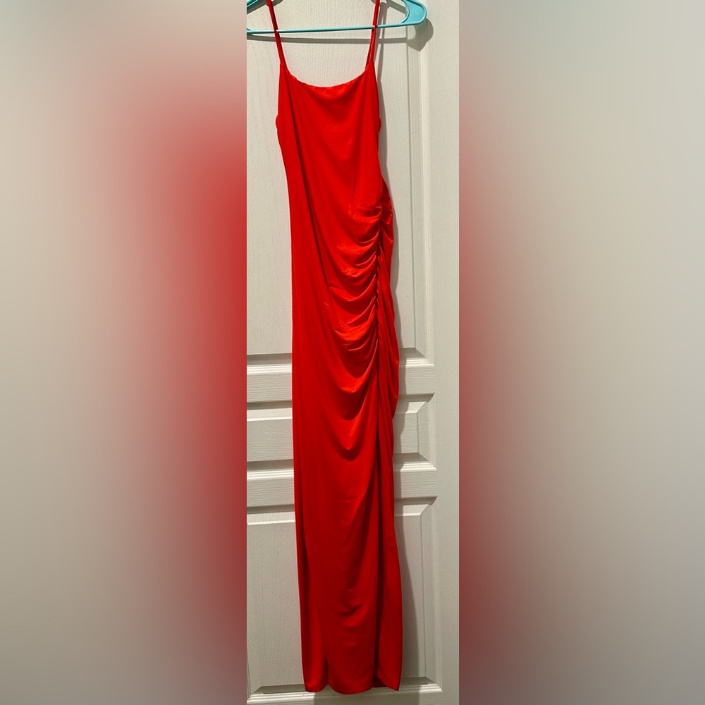 Lovers & Friends Kiki Strappy Red Jersey Maxi Dress Ruched Side & Front Slit ZB8 - Picture 2 of 6